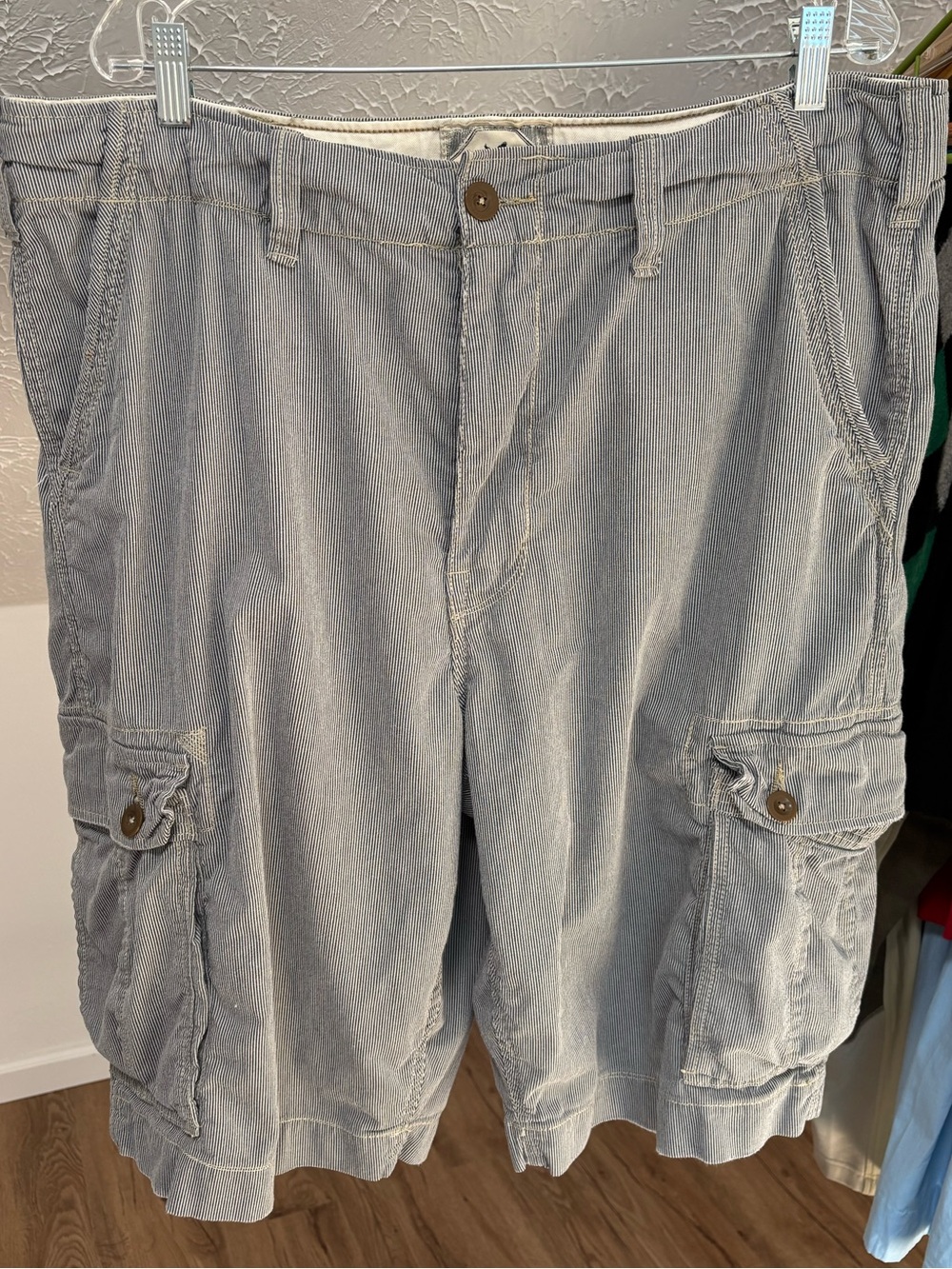 Y2K American Eagle longer length striped cargo shorts, size 38